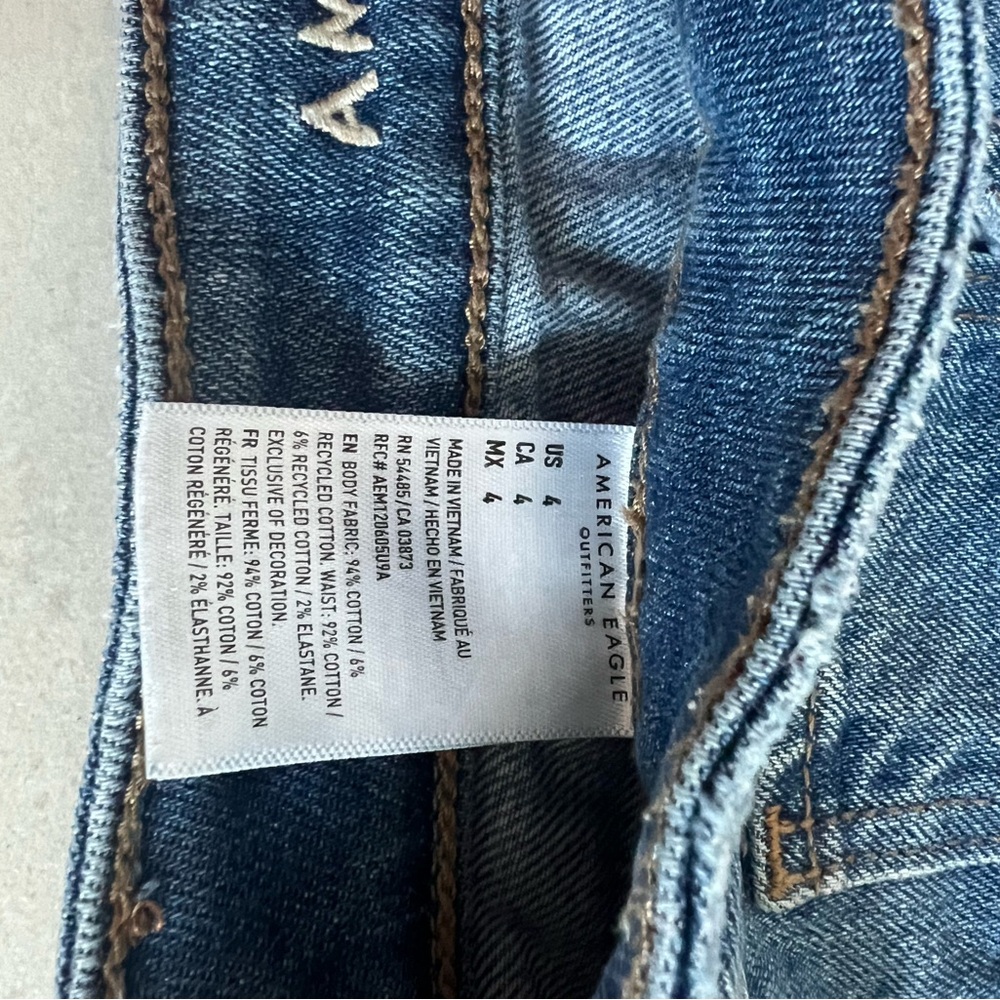 Embroidered Denim Women's Mom Shorts & High-Waisted 90s Boyfriend Short - Picture 7 of 14